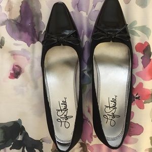 💥💥4/$20💥💥NWOT Life stride pumps